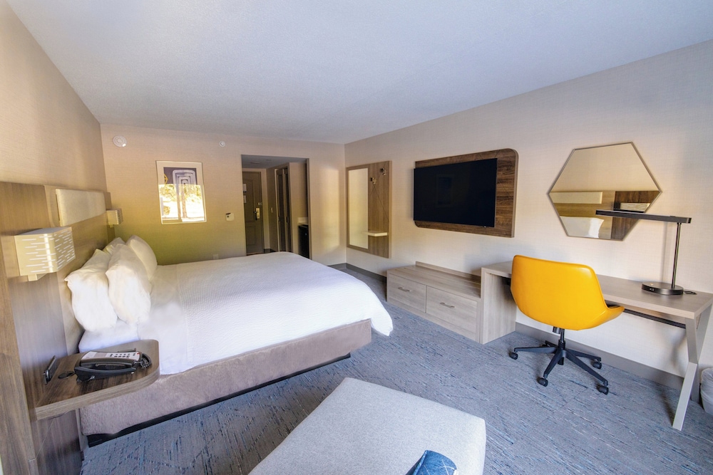 Holiday Inn Express Hotel of Neptune by IHG - photo 52