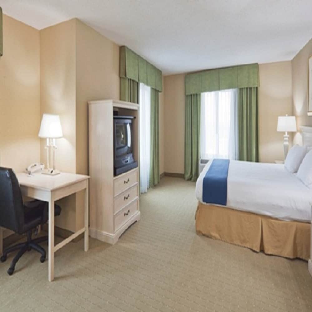 Holiday Inn Express and Suites Memphis Southwind - photo 4