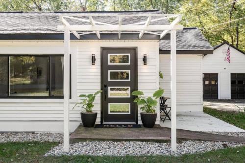 The Glenn of The Lake in Fennville, United States