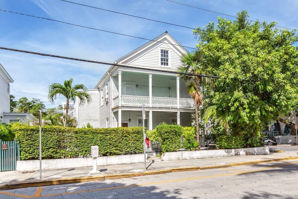 Sweet Caroline - carbon neutral hotel in Key West