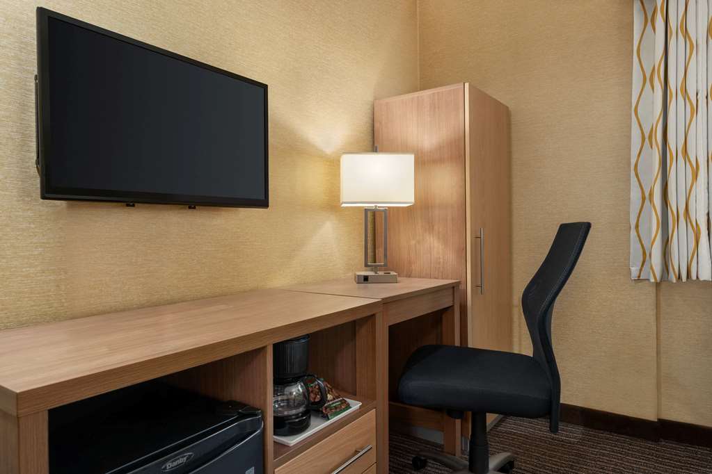 Days Inn by Wyndham Brooklyn - photo 18