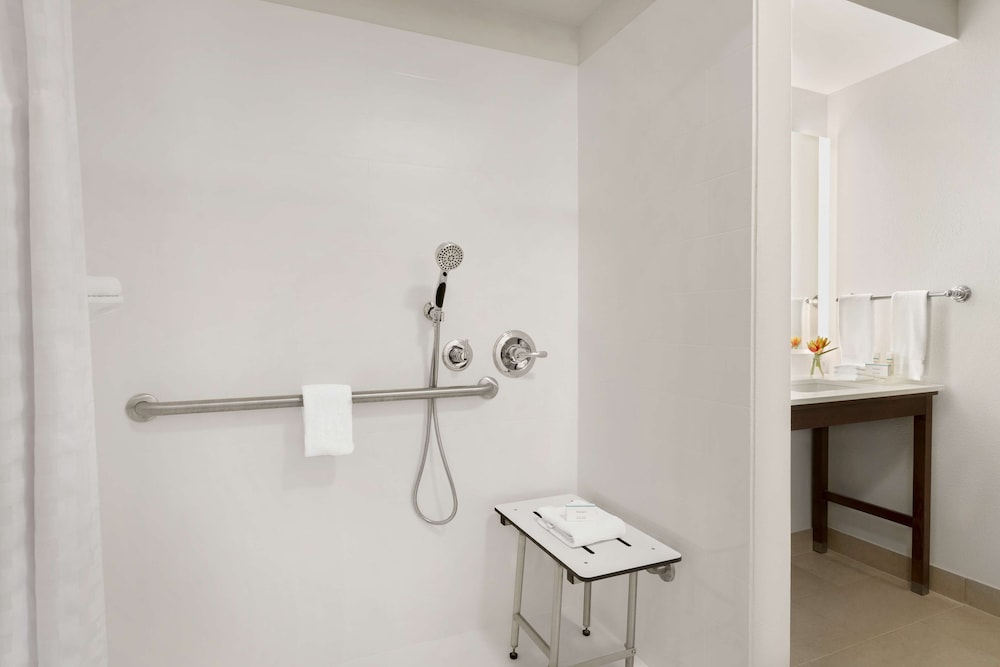 Homewood Suites by Hilton Fort Myers - photo 32