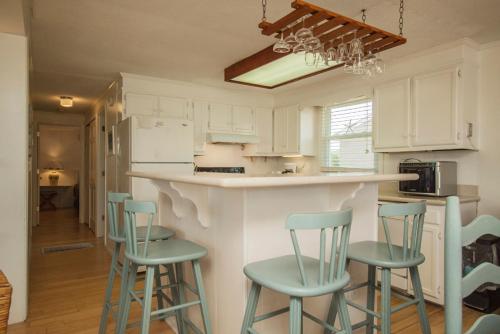 Sunkissed 2 by Oak Island Accommodations - photo 5