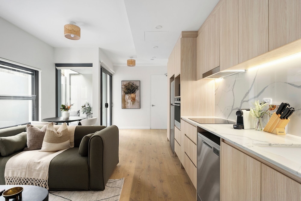 The Henrietta Apartments by Urban Rest — 4-Star Luxury Hotel in Double Bay, Australia