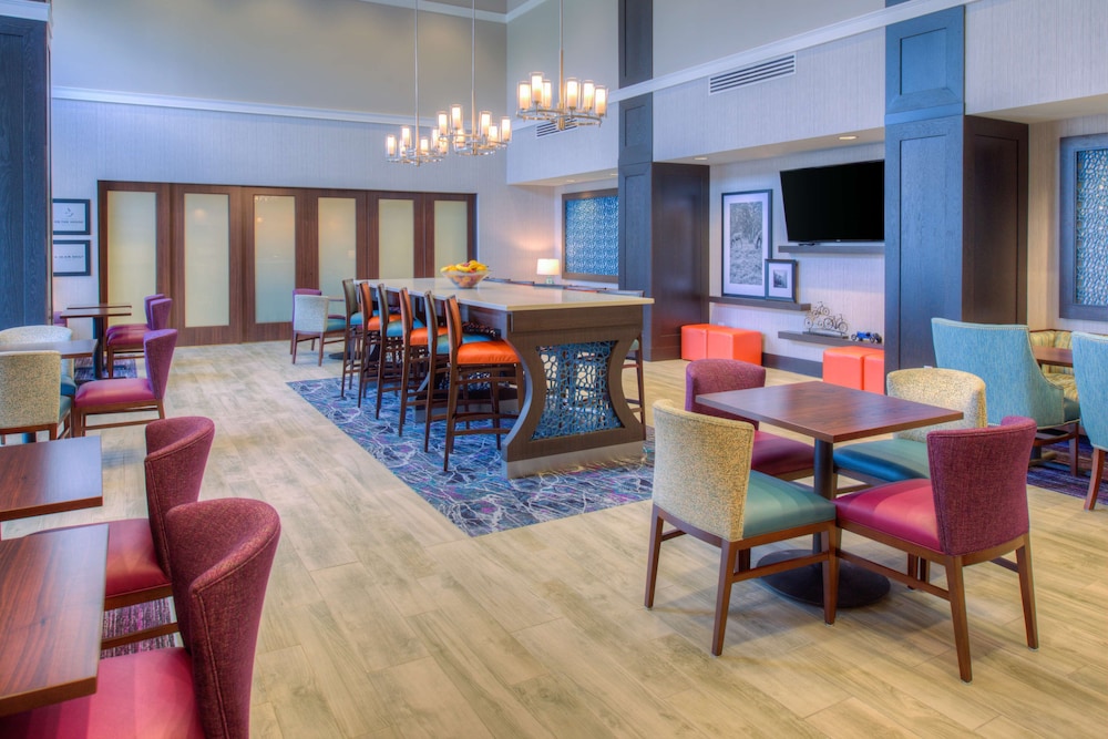 Hampton Inn & Suites Wixom - photo 3
