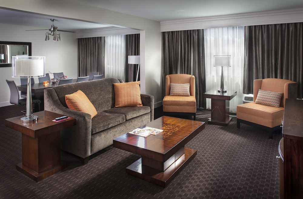 Crowne Plaza Phoenix Airport PHX by IHG - photo 57