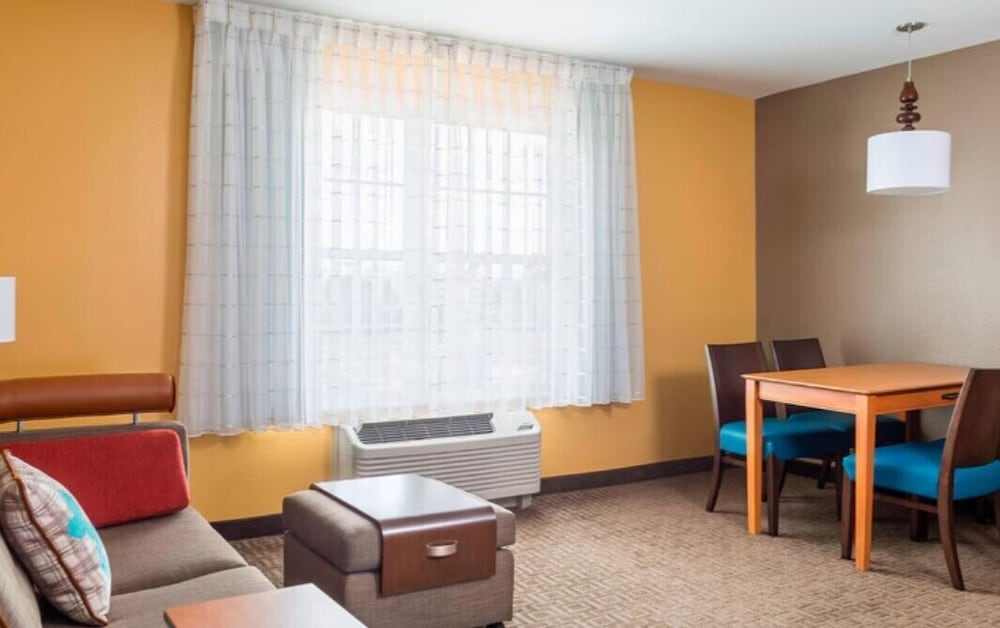TownePlace Suites By Marriott Phoenix North - photo 17