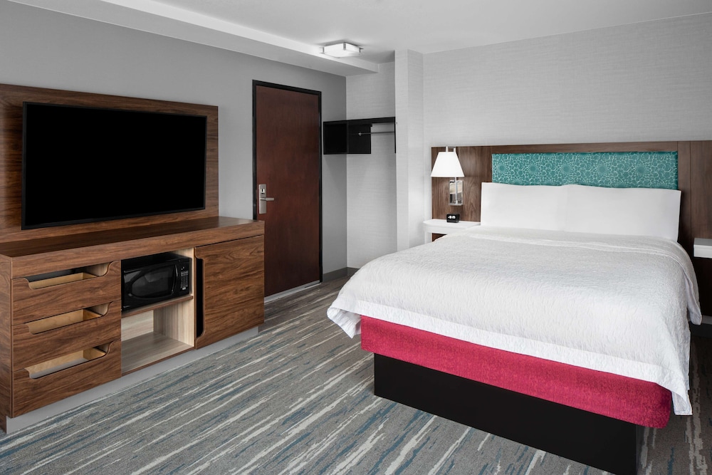Hampton Inn Phoenix Biltmore - photo 13