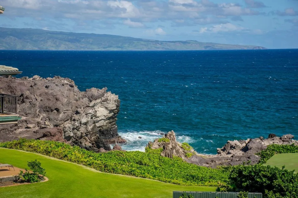 Kapalua Bay Villa 28b2 Gold Ocean Front — 4-Star Luxury Hotel in Lahaina, United States
