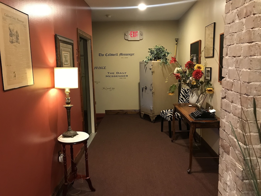 Caldwell Messenger Suites - photo 15
