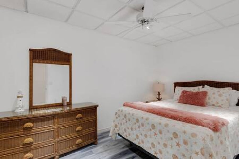 Siesta Key Marvel Pool SPA Deeded Beach Access - photo 35