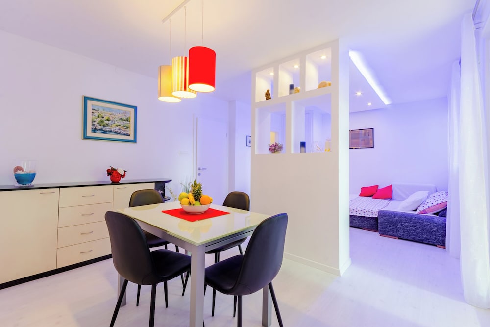 Studio Luce Mala - carbon neutral hotel in Split