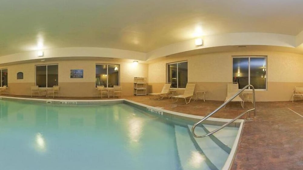 Holiday Inn Express Hotel & Suites Frankfort by IHG - photo 17