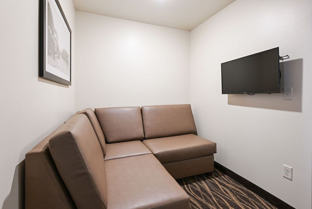 Cobblestone Hotel & Suites Mosinee - photo 57