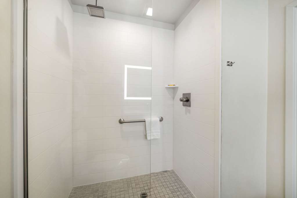 Best Western Plus Gardena Inn & Suites - photo 34