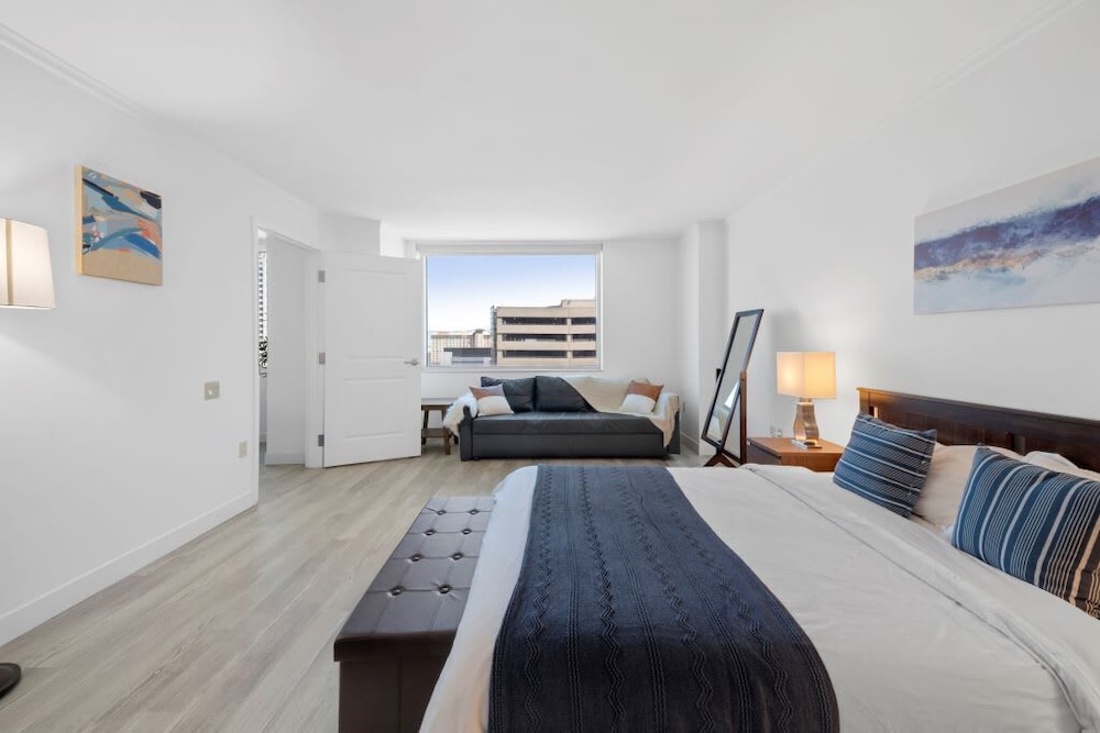 2br 3ba Condo Right Between Hard Rock and Ocean Casino - photo 5