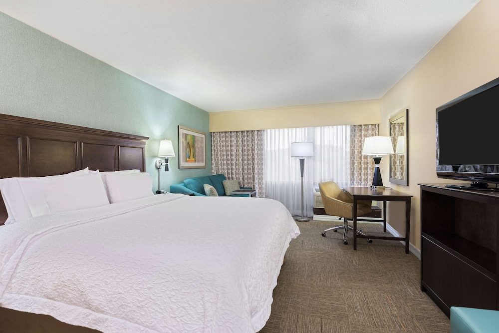 Hampton Inn White Plains Tarrytown - photo 14