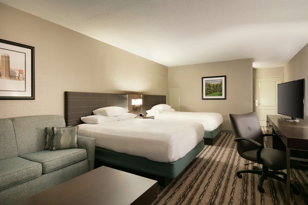 DoubleTree Resort by Hilton Lancaster - photo 24