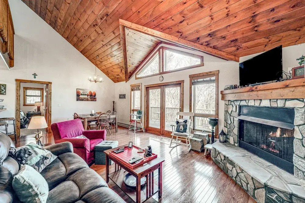 1 Mi to Beech Mtn Ski Resort: Cabin w Fire Pit in Banner Elk, United States