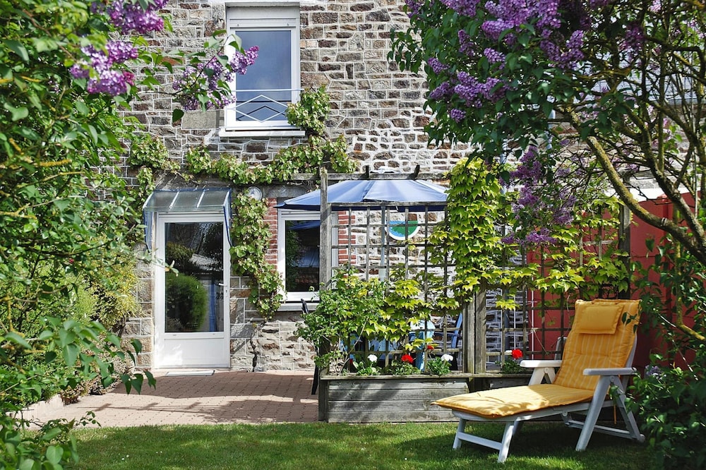 Charming Home Near Mont St. Michel Bay — 4-Star Luxury Hotel in Cherrueix, France