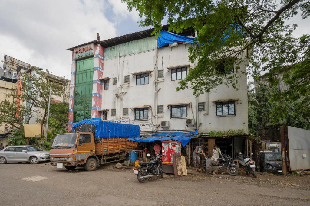 Capital O74962 Hotel Sapna