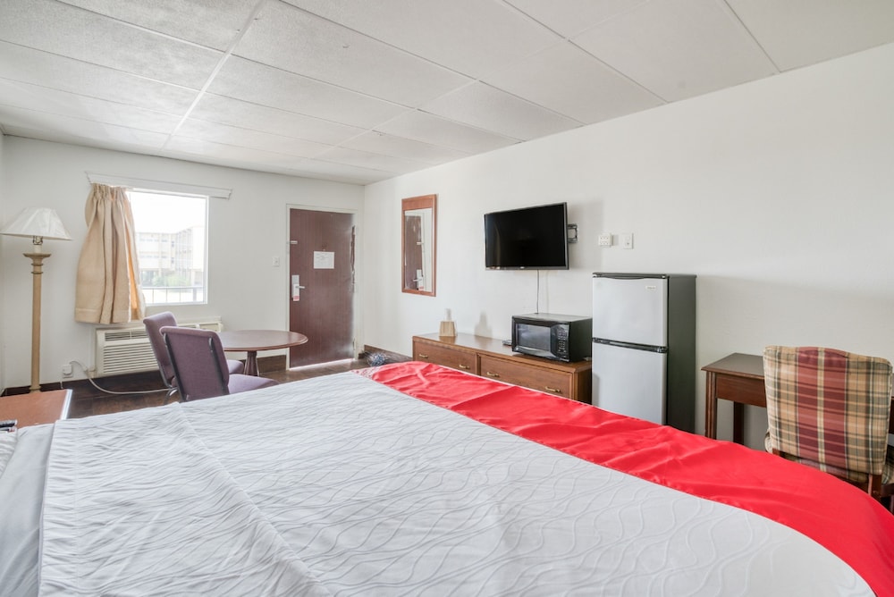 OYO Hotel San Antonio Lackland Air Force Base West - photo 15