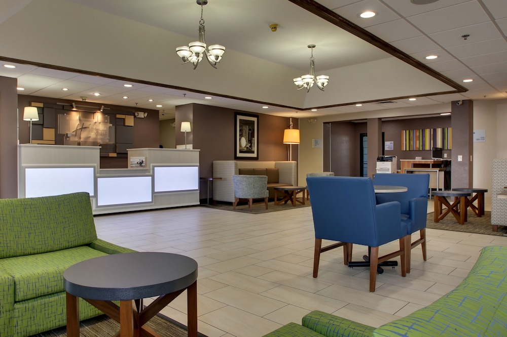 Holiday Inn Express & Suites Lebanon by IHG - photo 43