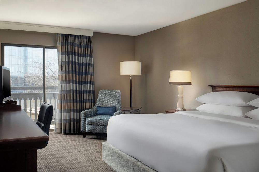 Sheraton Westport Chalet Hotel St. Louis - photo 26