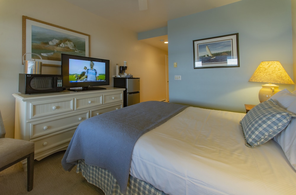 Edgewater Resort - photo 8