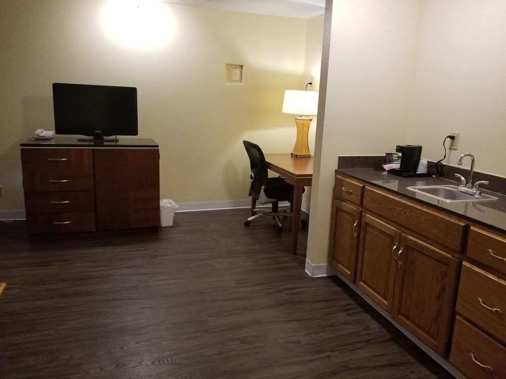 Stay Inn by OYO Near I 80 Lincoln West - photo 16