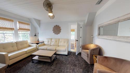 Renovated Lemon Guesthouse 4 KING Bedrooms Downtown Half Mile Stroll Beach Only 3 Miles — 4-Star Luxury Hotel in Saint Augustine, United States