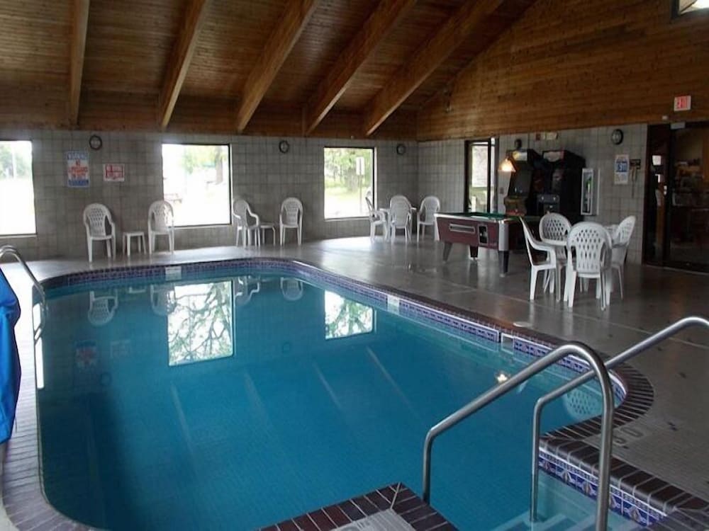 Boarders Inn & Suites by Cobblestone Hotels Ripon - photo 35