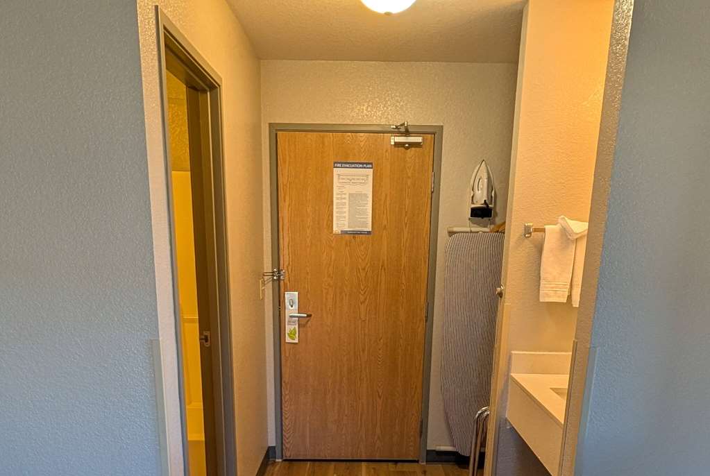 Days Inn & Suites by Wyndham Castle Rock - photo 21