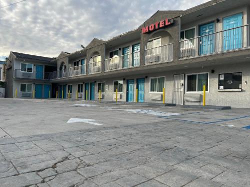 Arlo Motel near LAX SoFi Stadium - photo 13