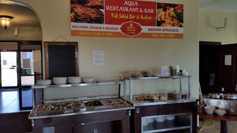 Lakeview Inn & Suites - photo 34