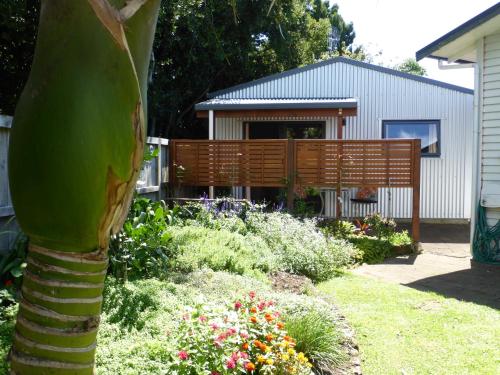 Bungalow on Bell Common — 4-Star Luxury Hotel in Tauranga, New Zealand
