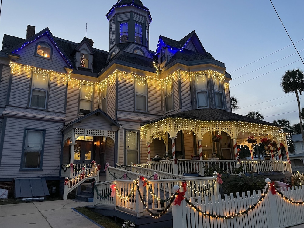 Grand Gables Inn Bed & Breakfast - photo 31