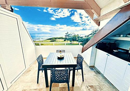 Studio face a la mer dans résidence — 4-Star Luxury Hotel in Sainte-Anne, Guadeloupe