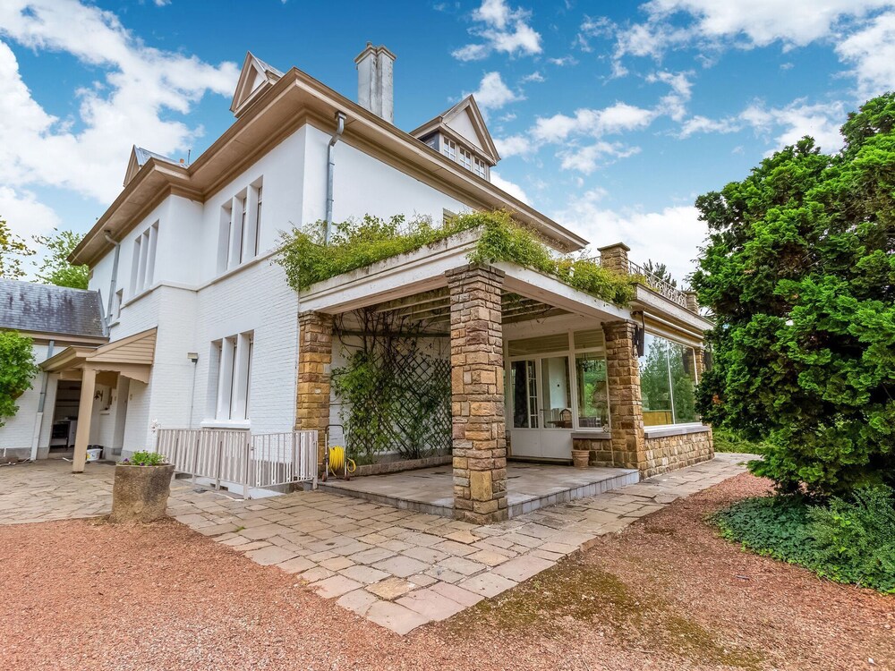 Ravishing Holiday Home in Ronse With Sauna — 4-Star Luxury Hotel in Ronse, Belgium