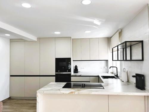 Apartamento Las Margaritas — 4-Star Luxury Hotel in Torre Del Mar, Spain