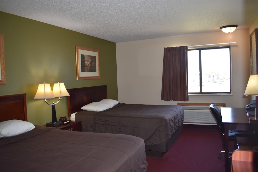 Heartland Hotel and Suites - photo 17