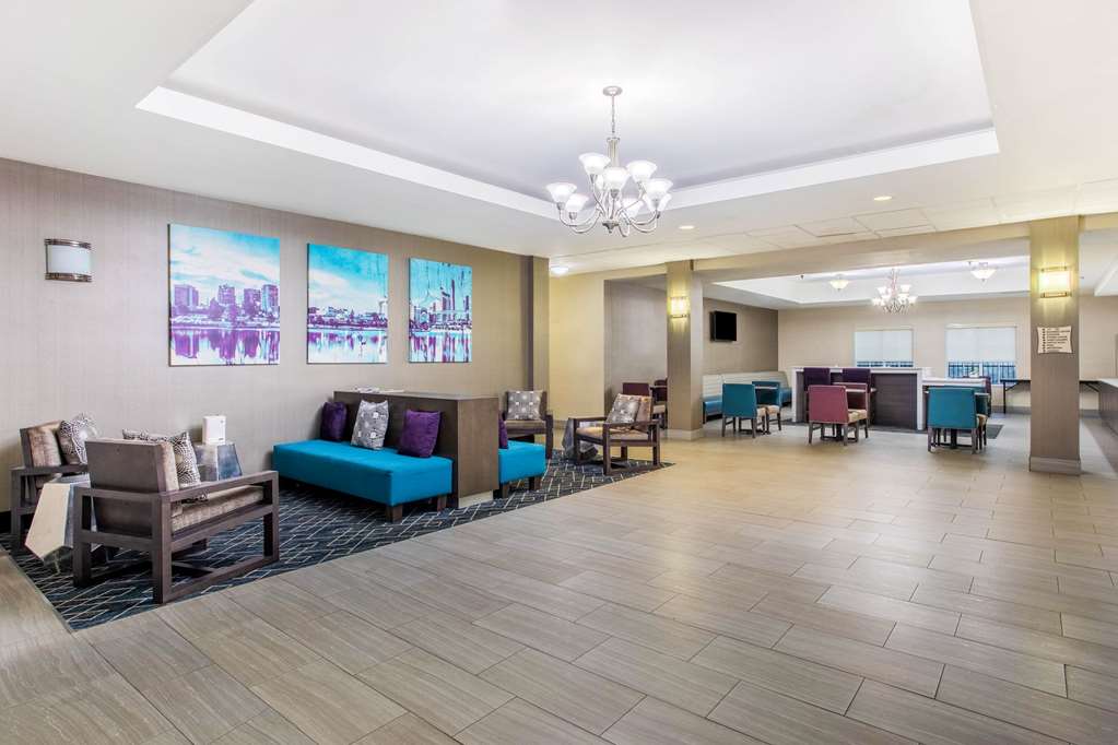 La Quinta Inn & Suites by Wyndham Fultondale Birmingham N - photo 6