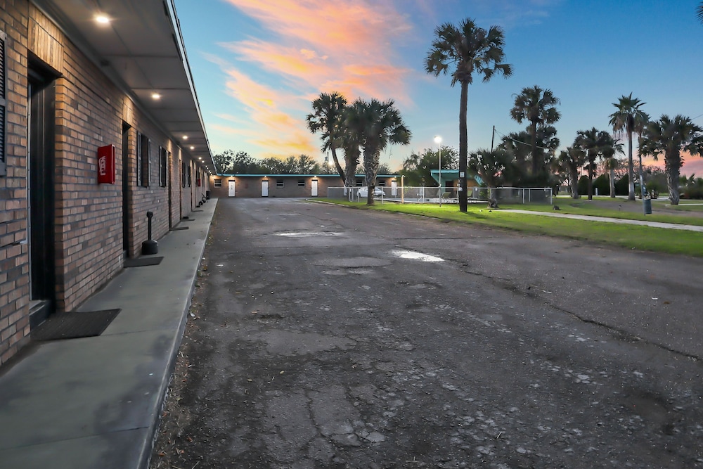 Mathis Motel - carbon neutral hotel in Mathis