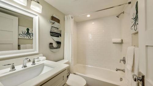 Canal Lower Gorgeous 3 bed 3 bath near SK Village - photo 34
