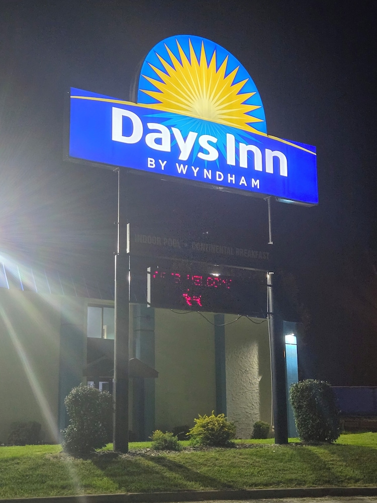 Days Inn by Wyndham Portage Cascade Mountain area - photo 100