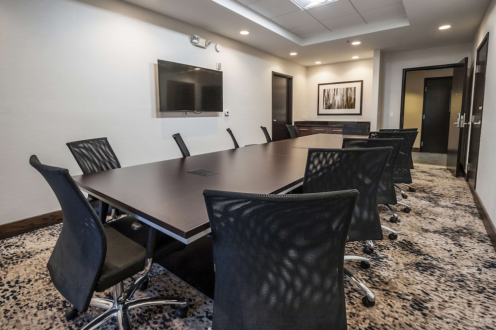 Hampton Inn Great Falls - photo 35