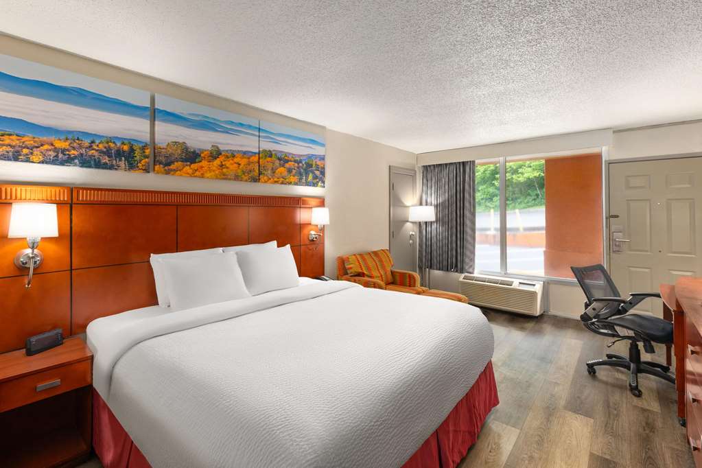 Days Inn by Wyndham Knoxville East - photo 19