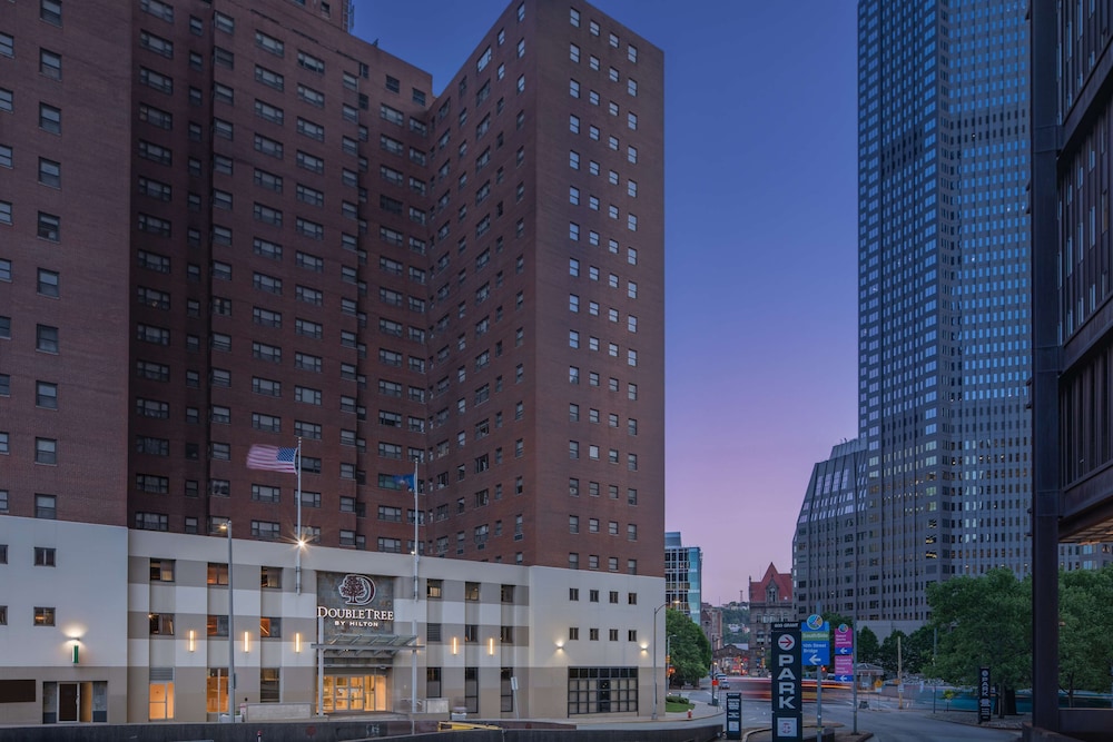 DoubleTree by Hilton Hotel & Suites Pittsburgh Downtown in Pittsburgh, United States