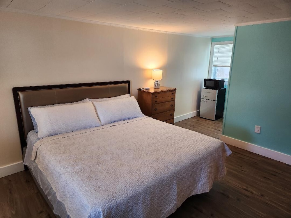Jonathan Edwards Motel - photo 3