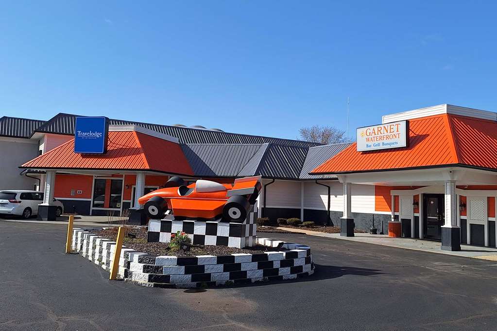 Travelodge by Wyndham Indianapolis Speedway - photo 16